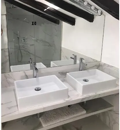 In Un Borgo Nel Centro Storico Appartement *